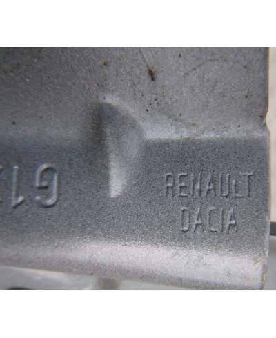 Dacia Duster Błotnik Przód Lewy
