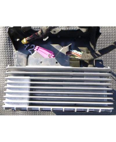 Audi Q7 Wzmacniacz Audio B8F08300
