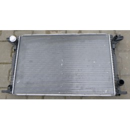 Audi A4 Chłodnica 8W0121251AB