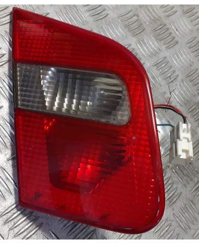 Mitsubishi Carisma Lampa Tył Lewa W Klapę