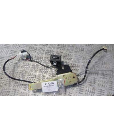 Mazda 323 Zamek Klapy