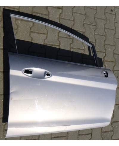 Ford Fiesta MK6 Drzwi Prawy Przód 1691841
