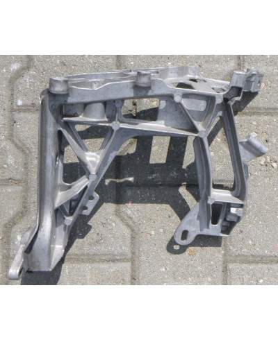 Mercedes C W205 Wspornik a2056221700
