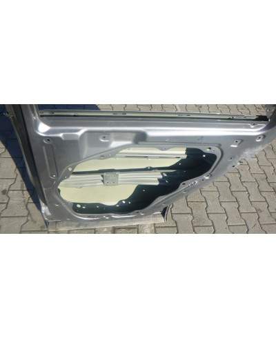Kia Sorento Drzwi Tyl Prawe 77004c5000
