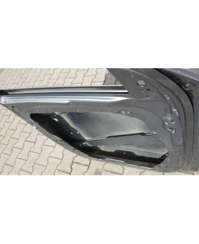 Mercedes C-klasa W205 Drzwi Lewy Przód A2057225118