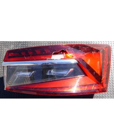 Skoda Superb Lampa Tył Prawa